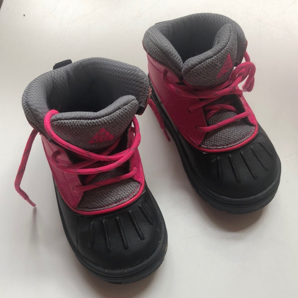 Nike ACG toddler boots
